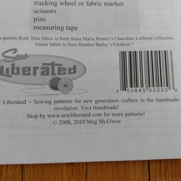 Reversible Apron Sewing Pattern UNCUT Baking Cooking Kitchen - Picture 5 of 9